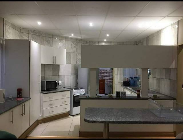 2 BEDROOM APARTMENT TO LET IN SAFARI GARDENS